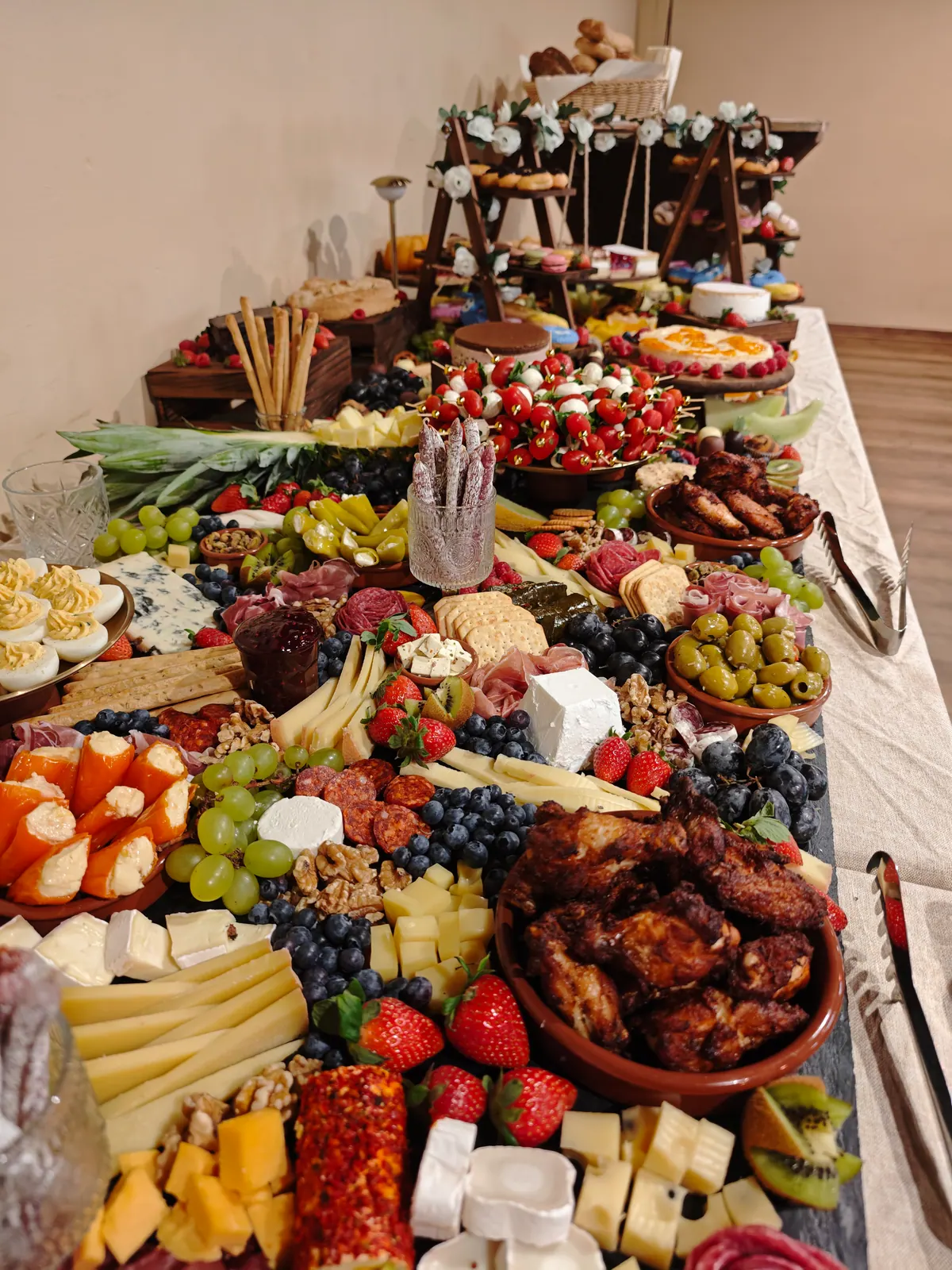 BengelBatz Komplett-Catering mit Buffet und Warmspeisen für 60 Gäste